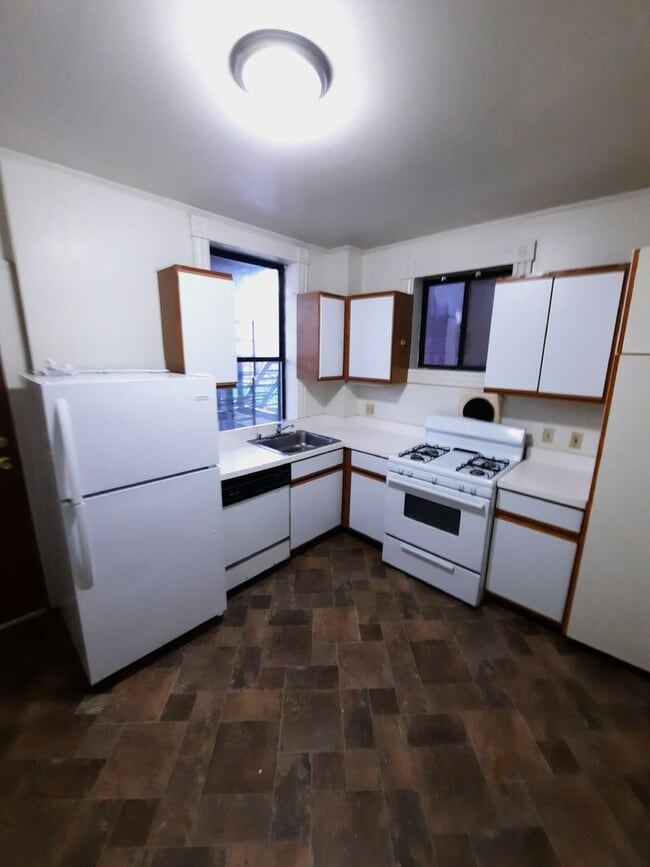 2820 Guilford Ave in Baltimore, MD - Building Photo - Building Photo