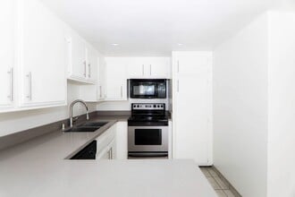 316-356 W. Meda Ave. Glendora CA. 91741 in Glendora, CA - Foto de edificio - Building Photo