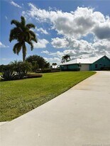 1998 NE Ginger Terrace in Jensen Beach, FL - Building Photo