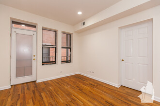 917 W Dakin St in Chicago, IL - Building Photo - Building Photo
