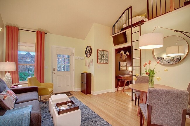421 10th Ave E in Seattle, WA - Building Photo - Building Photo