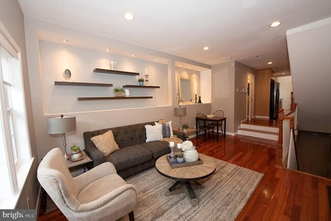 2025 Parrish St in Philadelphia, PA - Foto de edificio - Building Photo
