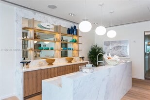 401 N Birch Rd in Fort Lauderdale, FL - Building Photo