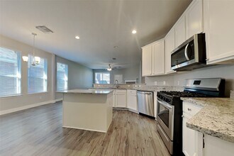 2815 Lockeridge Oaks Dr in Spring, TX - Building Photo - Building Photo