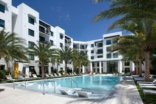 Uptown Boca Villas in Boca Raton, FL - Building Photo