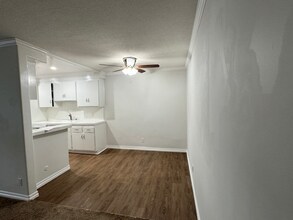 8939 Cadillac Ave in Los Angeles, CA - Building Photo - Building Photo