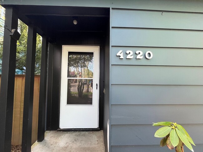 4220 SE Ramona St in Portland, OR - Building Photo - Building Photo