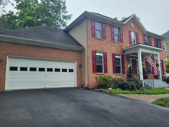 property at 106 Ayr Hill Ave NW