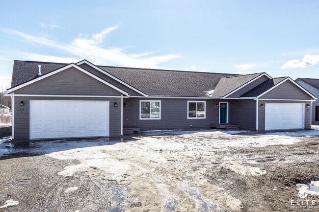 920 W Wilder Ave in Wasilla, AK - Building Photo - Building Photo