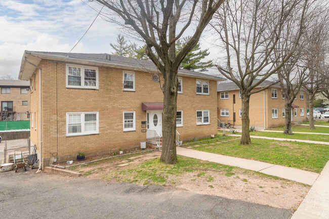 26-32 Narrows Rd S in Staten Island, NY - Building Photo - Building Photo