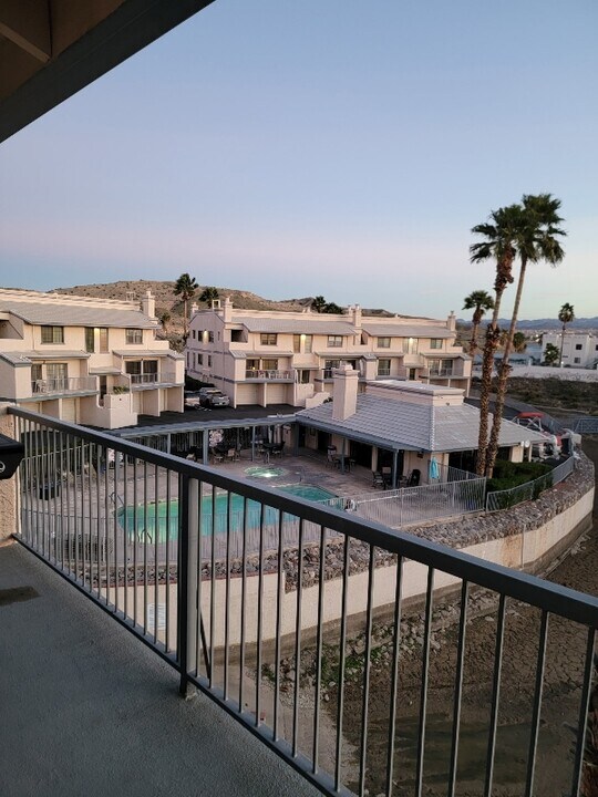 1675 AZ-95 in Bullhead City, AZ - Foto de edificio