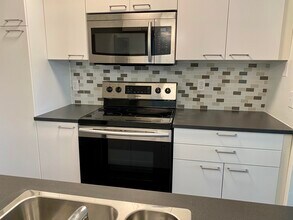 4201 W McNab Rd in Pompano Beach, FL - Building Photo - Building Photo