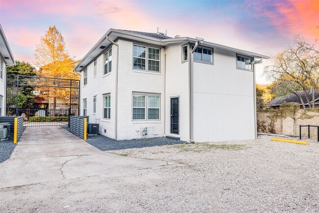 property at 605 Bomar St