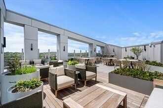 1515 Commonwealth Ave in Boston, MA - Building Photo - Building Photo