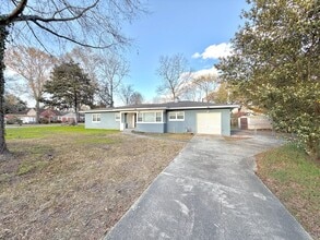 1216 Eastwood Ave in Hanahan, SC - Building Photo - Building Photo