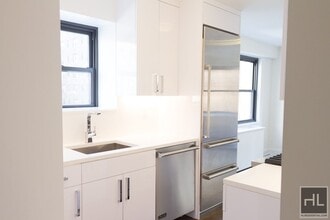 E 16 ST in New York, NY - Building Photo - Building Photo