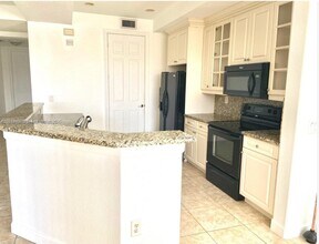 8231 NW 127th Ln in Parkland, FL - Building Photo - Building Photo