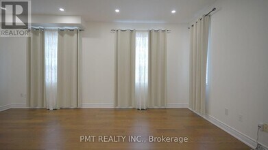 7155 Magistrate Terrace in Mississauga, ON - Building Photo - Building Photo