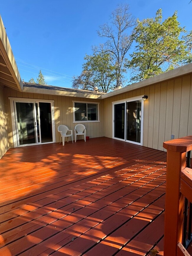 11683 Lakeshore S in Auburn, CA - Building Photo - Building Photo