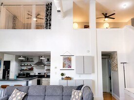 404 N Laurel Ave in Charlotte, NC - Building Photo