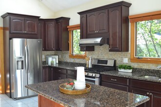 28 Trowbridge St in Belmont, MA - Building Photo - Building Photo