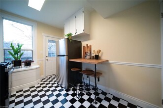398 MacNab St N in Hamilton, ON - Building Photo - Building Photo