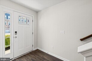 9 Venice Ln in Mount Laurel, NJ - Building Photo