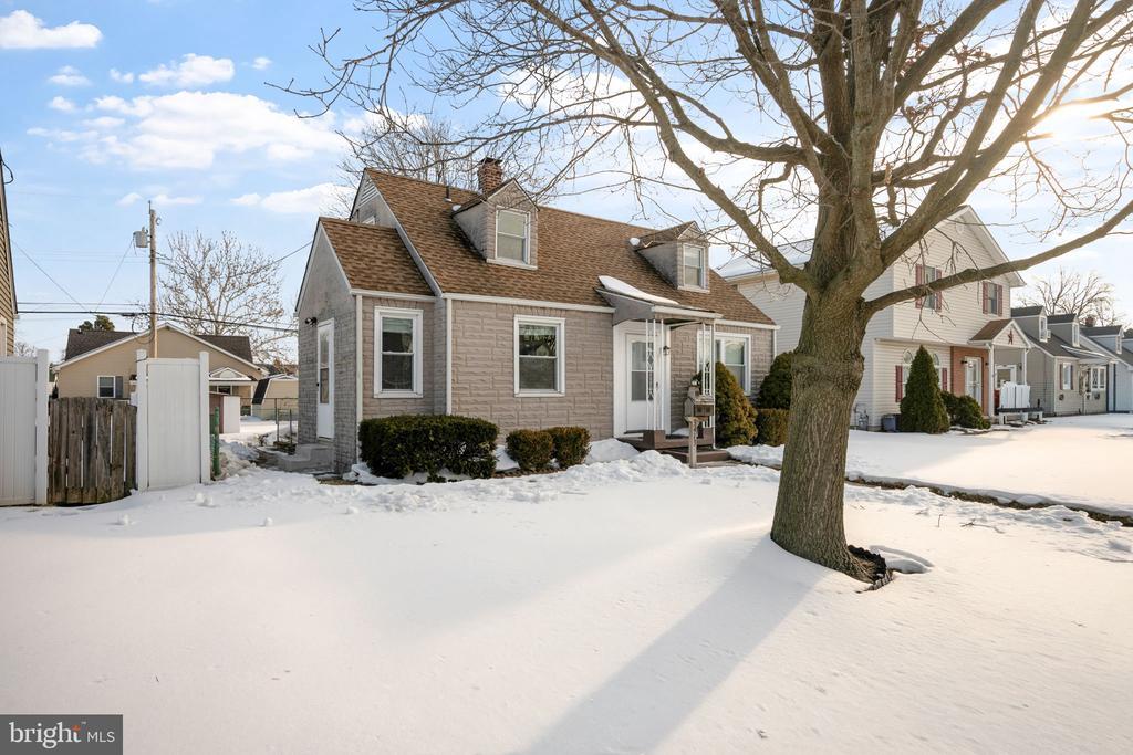 3413 Yardley Dr in Dundalk, MD - Building Photo