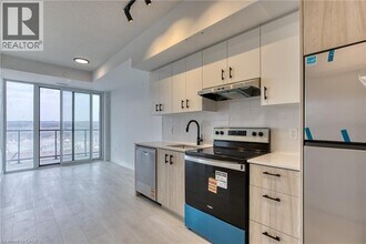 4878 Powers Cmn in Burlington, ON - Building Photo - Building Photo