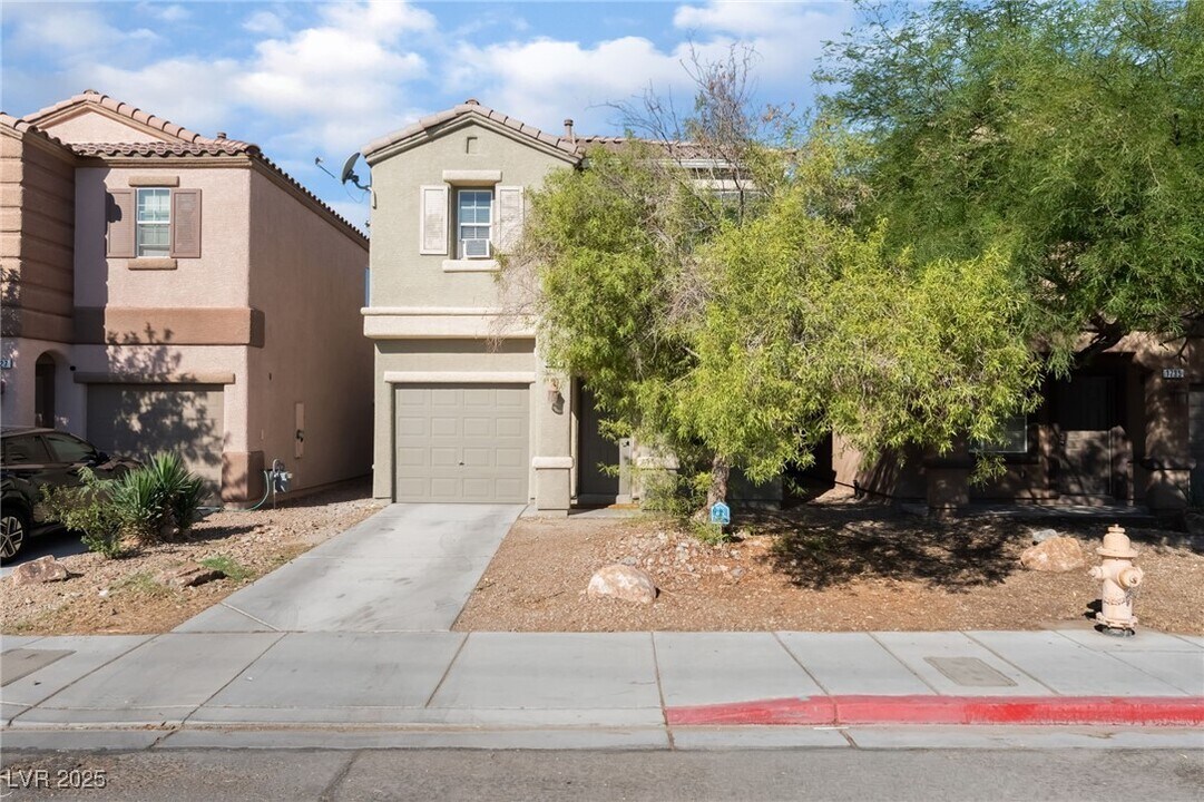1731 Ferrell St in Las Vegas, NV - Building Photo