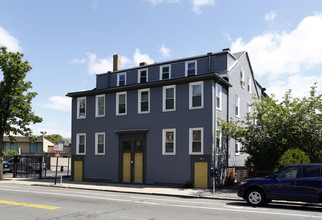 193-195 Hampshire St in Cambridge, MA - Foto de edificio - Building Photo