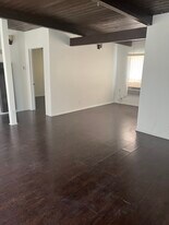 12940 Burbank Blvd in Van Nuys, CA - Building Photo