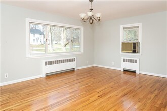 9 Dykeman St in Pawling, NY - Building Photo - Building Photo