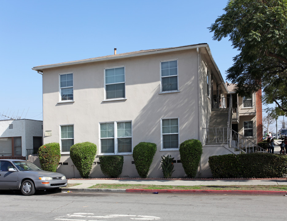 135 E 23rd St in Long Beach, CA - Building Photo