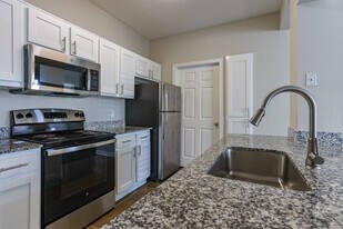 Discovery at West Road in Houston, TX - Building Photo