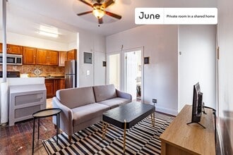 Private bedroom in 3 bed/1 bath Home in New York, NY - Building Photo - Building Photo