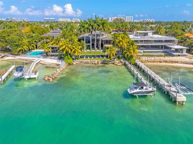 9 Harbor Point in Key Biscayne, FL - Building Photo - Building Photo