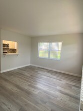 5 Canterbury A in West Palm Beach, FL - Building Photo - Building Photo