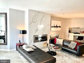 1200 Braddock Pl in Alexandria, VA - Building Photo - Building Photo