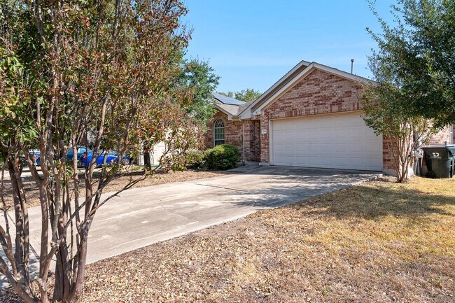 208 Pecanwood S in Kyle, TX - Foto de edificio - Building Photo