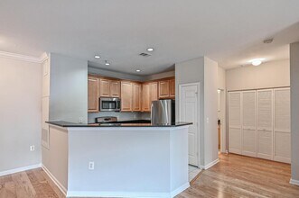 11317 Aristotle Dr, Unit 108 in Fairfax, VA - Building Photo - Building Photo