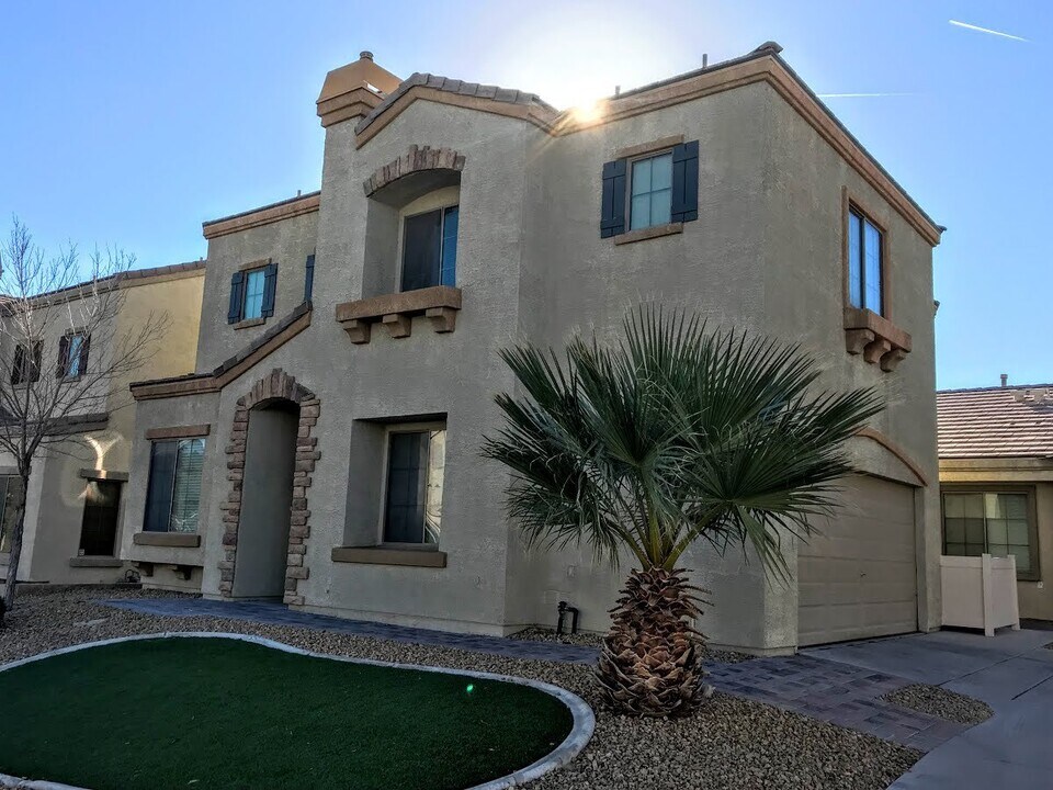 729 W Ship Wrecked Way in North Las Vegas, NV - Building Photo