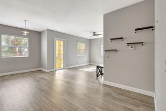 10520 SW Stephanie Way in Port St. Lucie, FL - Building Photo - Building Photo