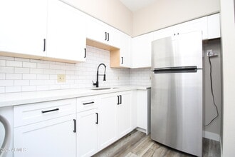 2807 E Paradise Ln in Phoenix, AZ - Building Photo - Building Photo