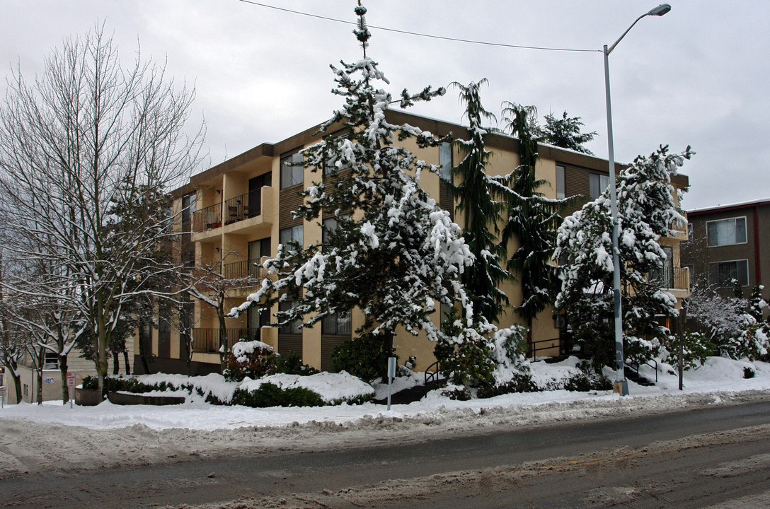 Twin Cedars in Seattle, WA - Foto de edificio