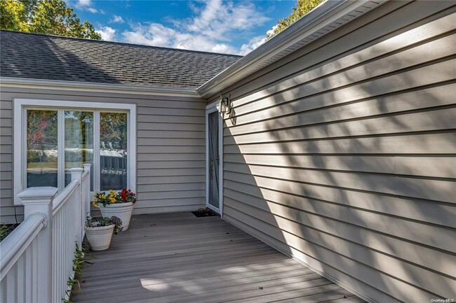 property at 3 Park Woods Ln