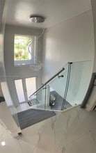 10383 SW 138th Pl in Miami, FL - Foto de edificio - Building Photo