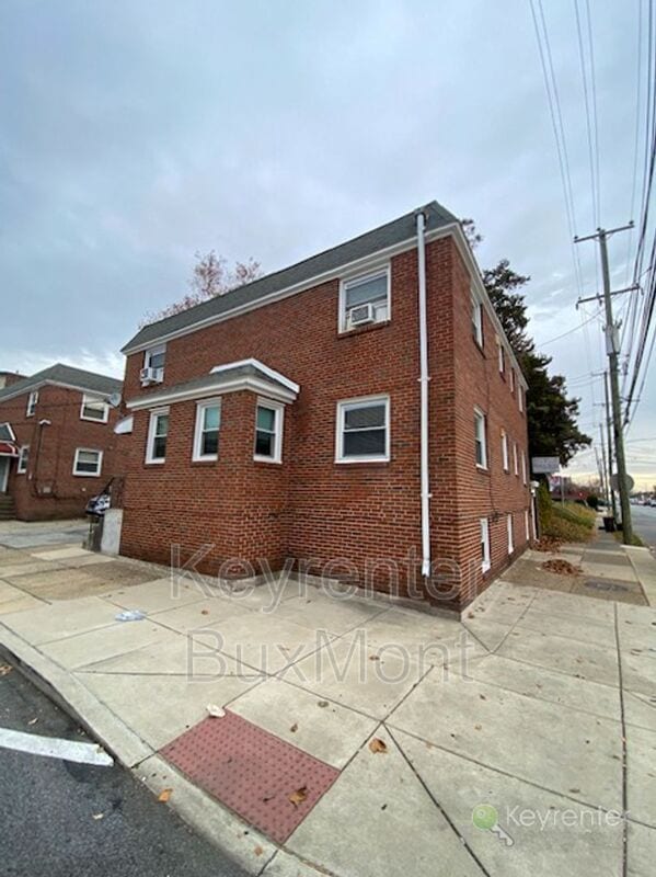 201 Blunston Ave in Collingdale, PA - Building Photo - Building Photo