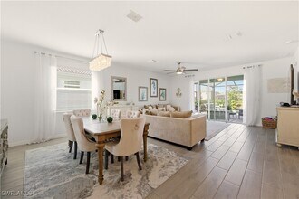 2537 Kona Wy in Naples, FL - Building Photo - Building Photo