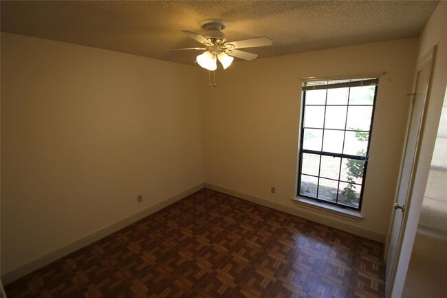 8101 Little Deer Crossing in Austin, TX - Building Photo - Building Photo